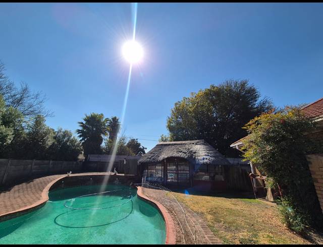 4 BEDROOM HOUSE FOR SALE IN BISHOPS BAY